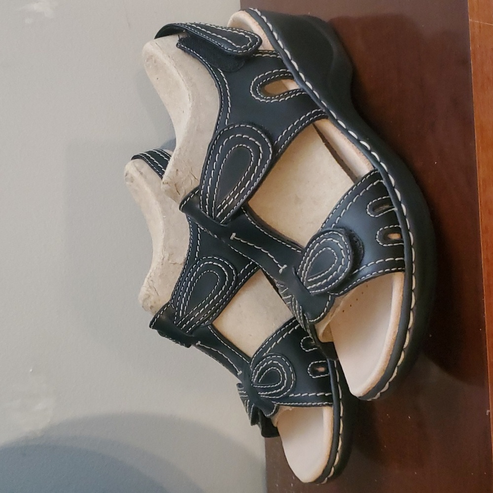 Clarks Lexi Velcro Adjustable 8.5W wide Women's Sandals Black Wedge Leather NEW